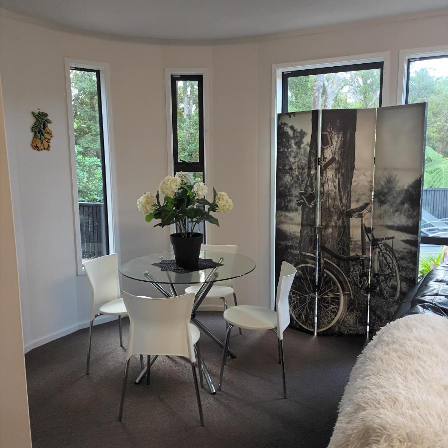 Tiwai Waka Retreat Apartment Уелингтън Екстериор снимка