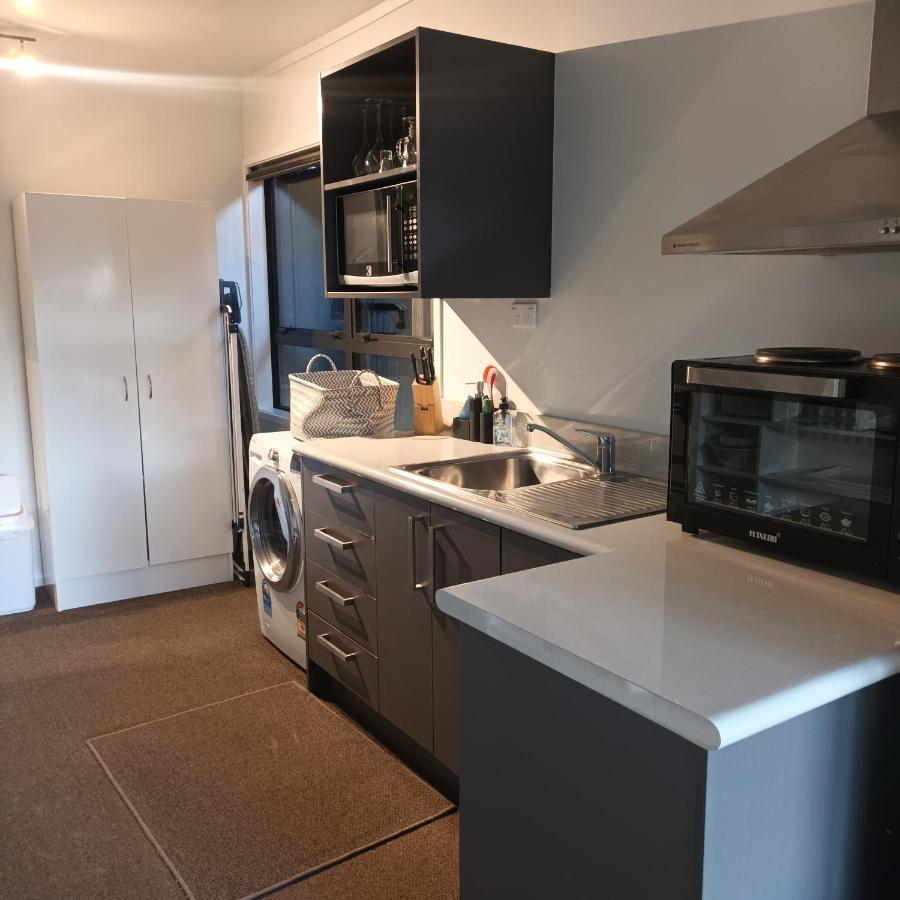 Tiwai Waka Retreat Apartment Уелингтън Екстериор снимка